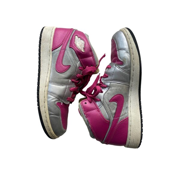 Nike air Jordan 1 Mid GS Metallic Silver/Fusion Pink Girls Size 6Y Basketball - Picture 1 of 12